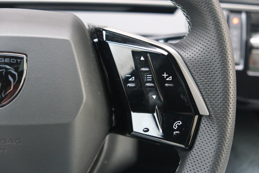 Peugeot 5008 1.2 Hybrid 145pk e-DCS6 GT 7 Persoons | Navi | App Connect | Adaptive Cruise | Panoramadak | Camera | Keyless | Stoelverwarming | Elektrische Achterklep | PDC afbeelding 10