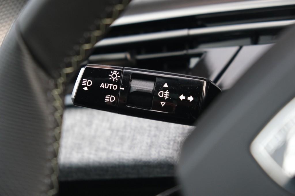 Peugeot 5008 1.2 Hybrid 145pk e-DCS6 GT 7 Persoons | Navi | App Connect | Adaptive Cruise | Panoramadak | Camera | Keyless | Stoelverwarming | Elektrische Achterklep | PDC afbeelding 11