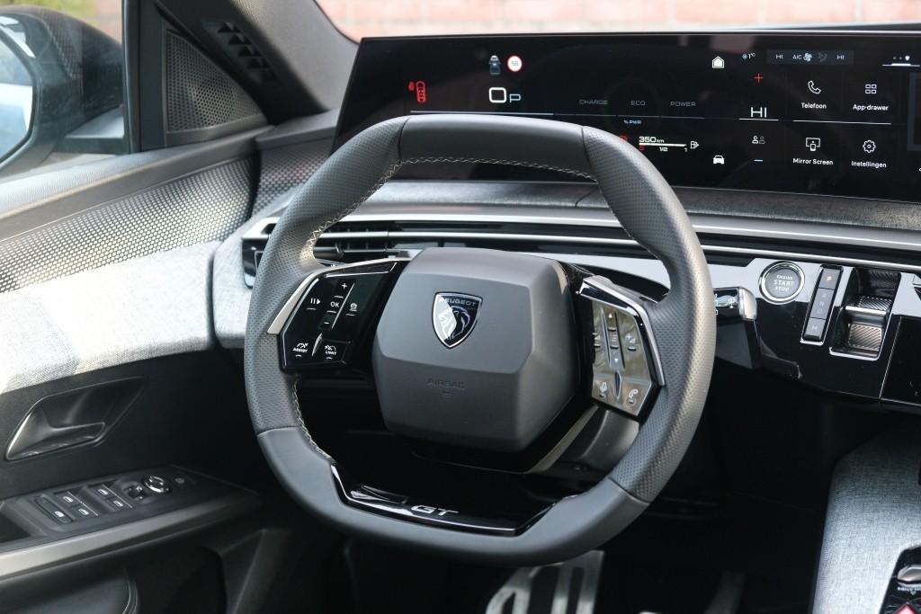 Peugeot 5008 1.2 Hybrid 145pk e-DCS6 GT 7 Persoons | Navi | App Connect | Adaptive Cruise | Panoramadak | Camera | Keyless | Stoelverwarming | Elektrische Achterklep | PDC afbeelding 12