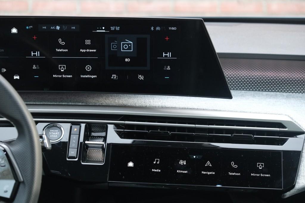 Peugeot 5008 1.2 Hybrid 145pk e-DCS6 GT 7 Persoons | Navi | App Connect | Adaptive Cruise | Panoramadak | Camera | Keyless | Stoelverwarming | Elektrische Achterklep | PDC afbeelding 16