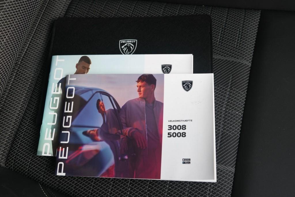Peugeot 5008 1.2 Hybrid 145pk e-DCS6 GT 7 Persoons | Navi | App Connect | Adaptive Cruise | Panoramadak | Camera | Keyless | Stoelverwarming | Elektrische Achterklep | PDC afbeelding 37