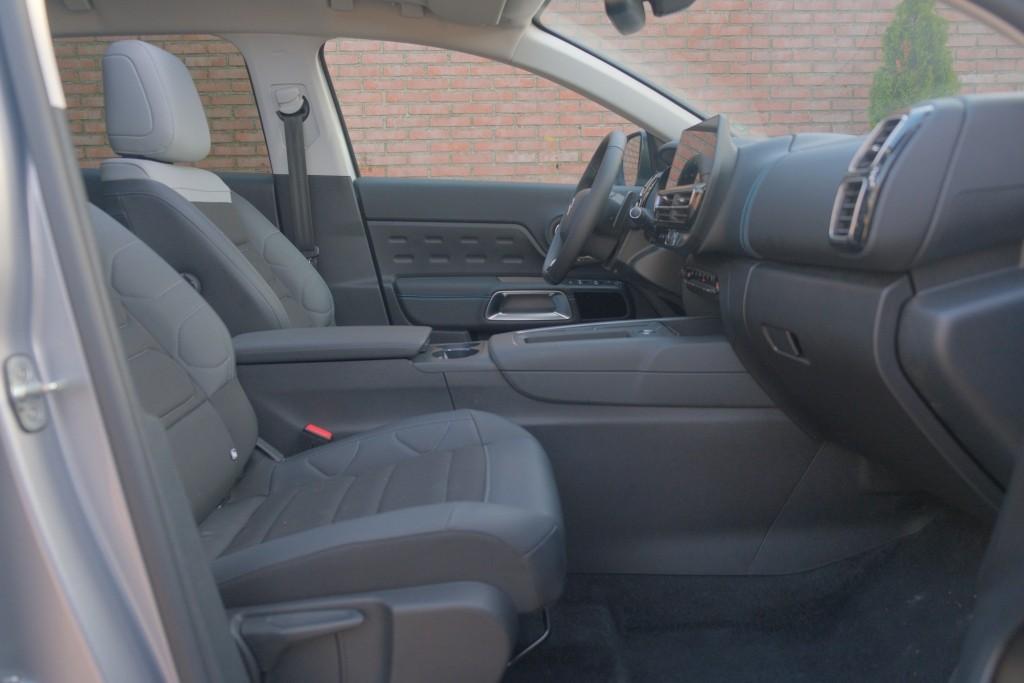 Citroën C5 Aircross 1.6 Plug-in Hybrid 180pk EAT8 Max | Navi | App Connect | Adaptive Cruise | Panoramadak | Camera | Keyless | PDC afbeelding 4