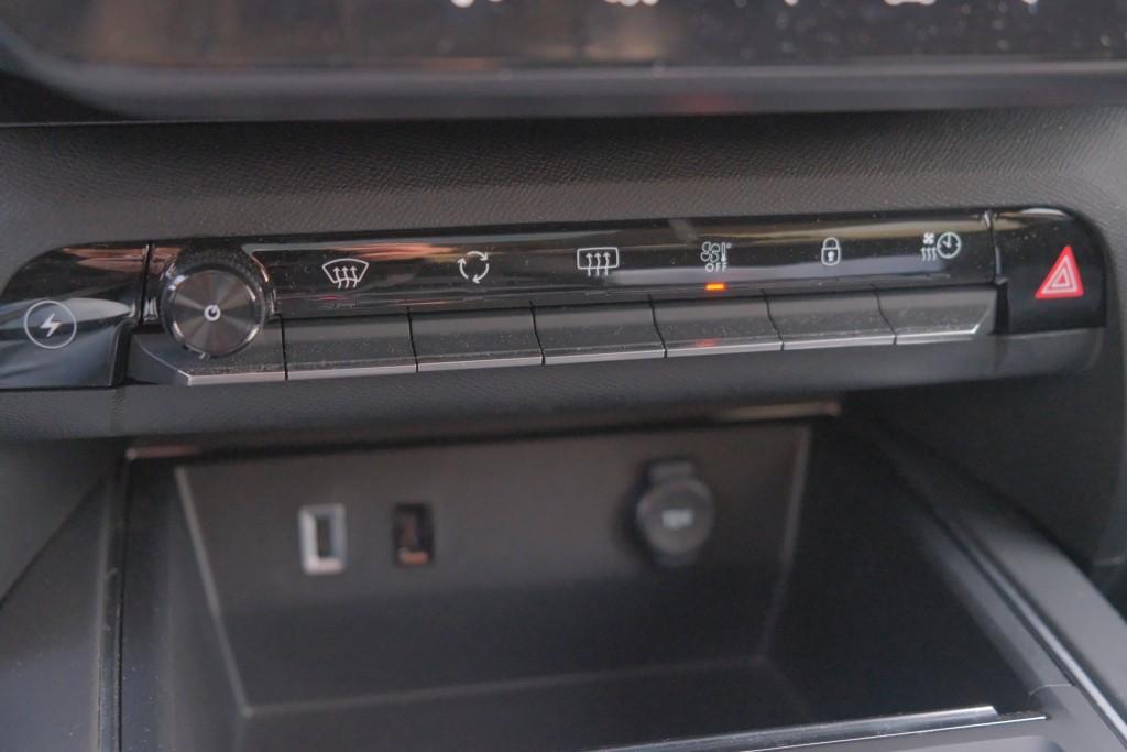 Citroën C5 Aircross 1.6 Plug-in Hybrid 180pk EAT8 Max | Navi | App Connect | Adaptive Cruise | Panoramadak | Camera | Keyless | PDC afbeelding 26