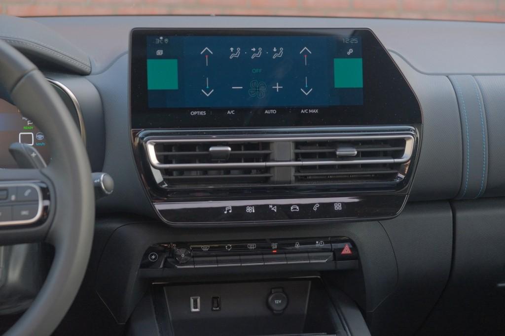 Citroën C5 Aircross 1.6 Plug-in Hybrid 180pk Max | Navi | App Connect | Adaptive Cruise | Panoramadak | Camera | Keyless | PDC afbeelding 16