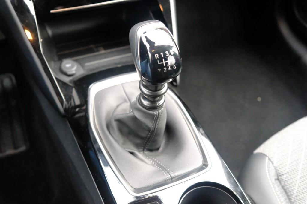 Peugeot 208 1.2 PureTech 100pk Allure | App Connect | Climate | Cruise | PDC afbeelding 23