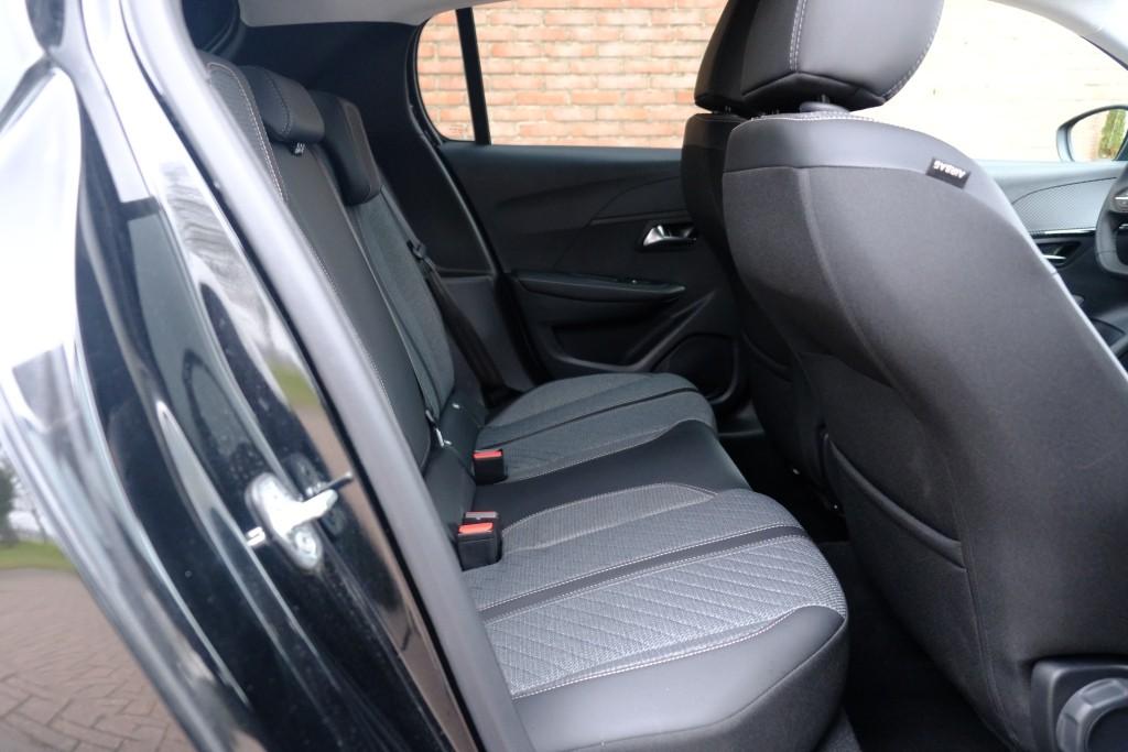 Peugeot 208 1.2 PureTech 100pk Allure | App Connect | Climate | Cruise | PDC afbeelding 3