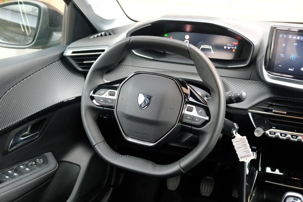 Peugeot 208 1.2 PureTech 100pk Allure | App Connect | Climate | Cruise | PDC afbeelding 13