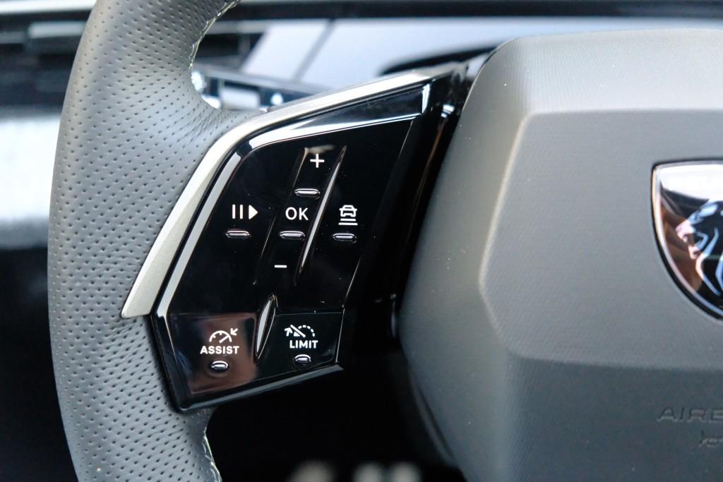 Peugeot 3008 1.2 Hybrid 145pk e-DCS6 GT | Navi | App Connect | Adaptive Cruise | Camera | Panoramadak | FOCAL® Audio | Elektrische Achterklep | Winter Pakket afbeelding 9