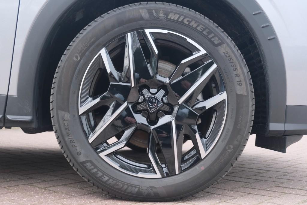Peugeot 5008 1.2 Hybrid 145pk e-DCS6 GT 7 Persoons | Navi | App Connect | Adaptive Cruise | Panoramadak | Camera | Keyless | Stoelverwarming | Elektrische Achterklep | PDC afbeelding 32