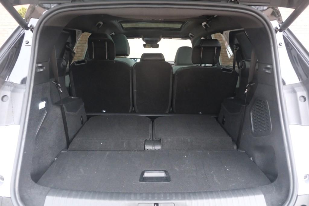 Peugeot 5008 1.2 Hybrid 145pk e-DCS6 GT 7 Persoons | Navi | App Connect | Adaptive Cruise | Panoramadak | Camera | Keyless | Stoelverwarming | Elektrische Achterklep | PDC afbeelding 35