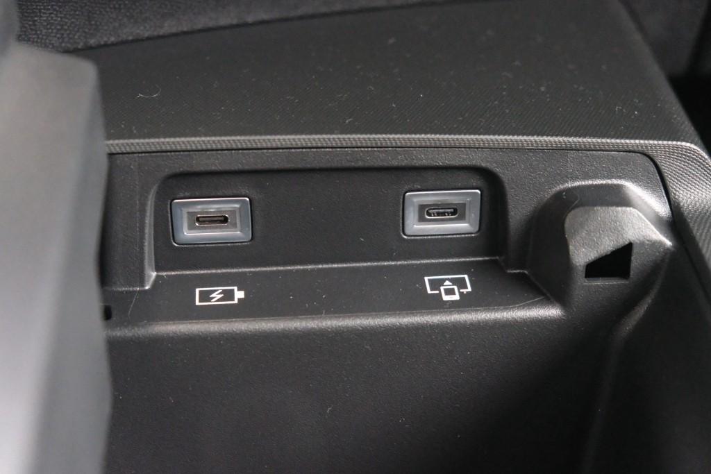 Peugeot 5008 1.2 Hybrid 145pk e-DCS6 GT 7 Persoons | Navi | App Connect | Adaptive Cruise | Panoramadak | Camera | Keyless | Stoelverwarming | Elektrische Achterklep | PDC afbeelding 29