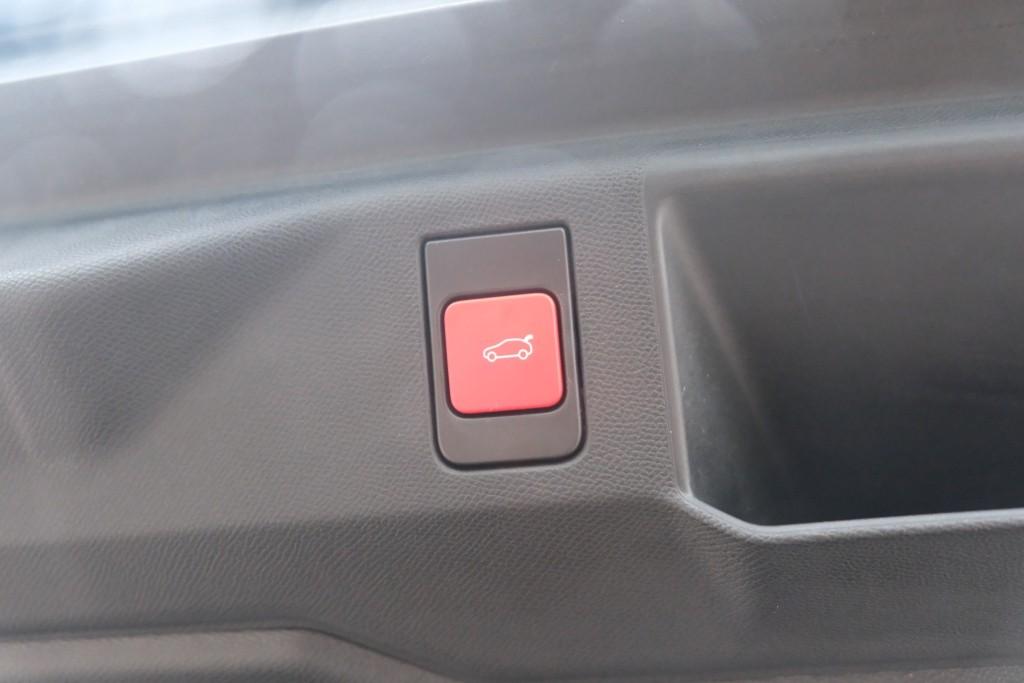 Peugeot 5008 1.2 Hybrid 145pk e-DCS6 GT 7 Persoons | Navi | App Connect | Adaptive Cruise | Panoramadak | Camera | Keyless | Stoelverwarming | Elektrische Achterklep | PDC afbeelding 36