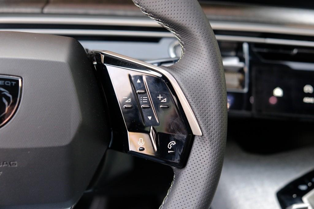 Peugeot 5008 1.2 Hybrid 145pk e-DCS6 GT 7 Persoons | Navi | App Connect | Adaptive Cruise | Panoramadak | Camera | Keyless | Stoelverwarming | Elektrische Achterklep | PDC afbeelding 10