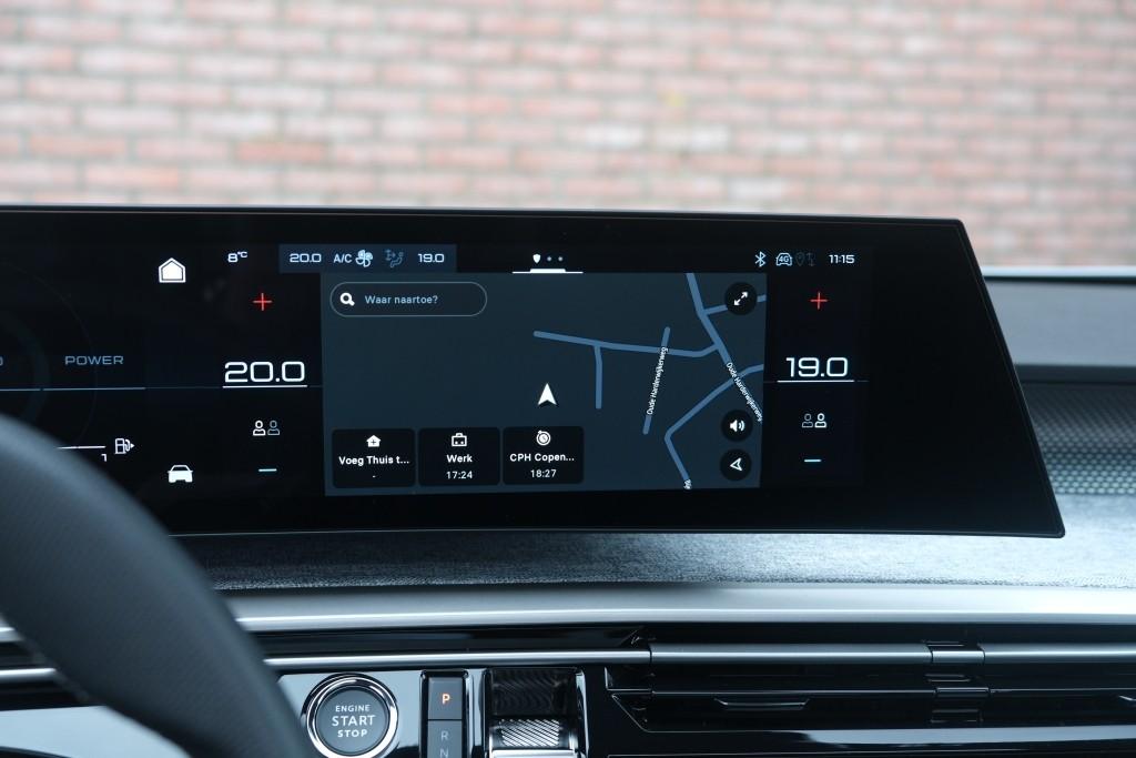 Peugeot 5008 1.2 Hybrid 145pk e-DCS6 GT 7 Persoons | Navi | App Connect | Adaptive Cruise | Panoramadak | Camera | Keyless | Stoelverwarming | Elektrische Achterklep | PDC afbeelding 15