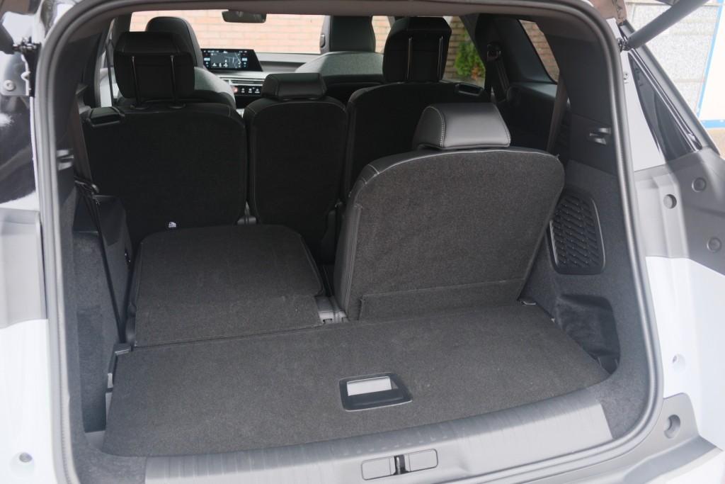 Peugeot 5008 1.2 Hybrid 145pk e-DCS6 GT 7 Persoons | Navi | App Connect | Adaptive Cruise | Panoramadak | Camera | Keyless | Stoelverwarming | Elektrische Achterklep | PDC afbeelding 29