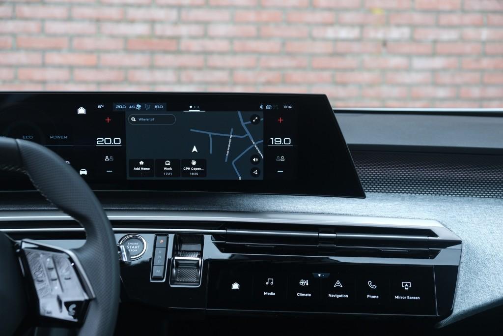 Peugeot 5008 1.2 Hybrid 145pk e-DCS6 GT 7 Persoons | Navi | App Connect | Adaptive Cruise | Panoramadak | Camera | Keyless | Stoelverwarming | Elektrische Achterklep | PDC afbeelding 14