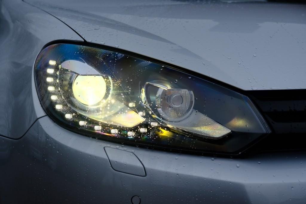 Volkswagen Golf 1.4 TSi 122pk 5-drs DSG Highline | R-Line | NAP | Climate | Cruise | Xenon | PDC | Trekhaak afbeelding 2