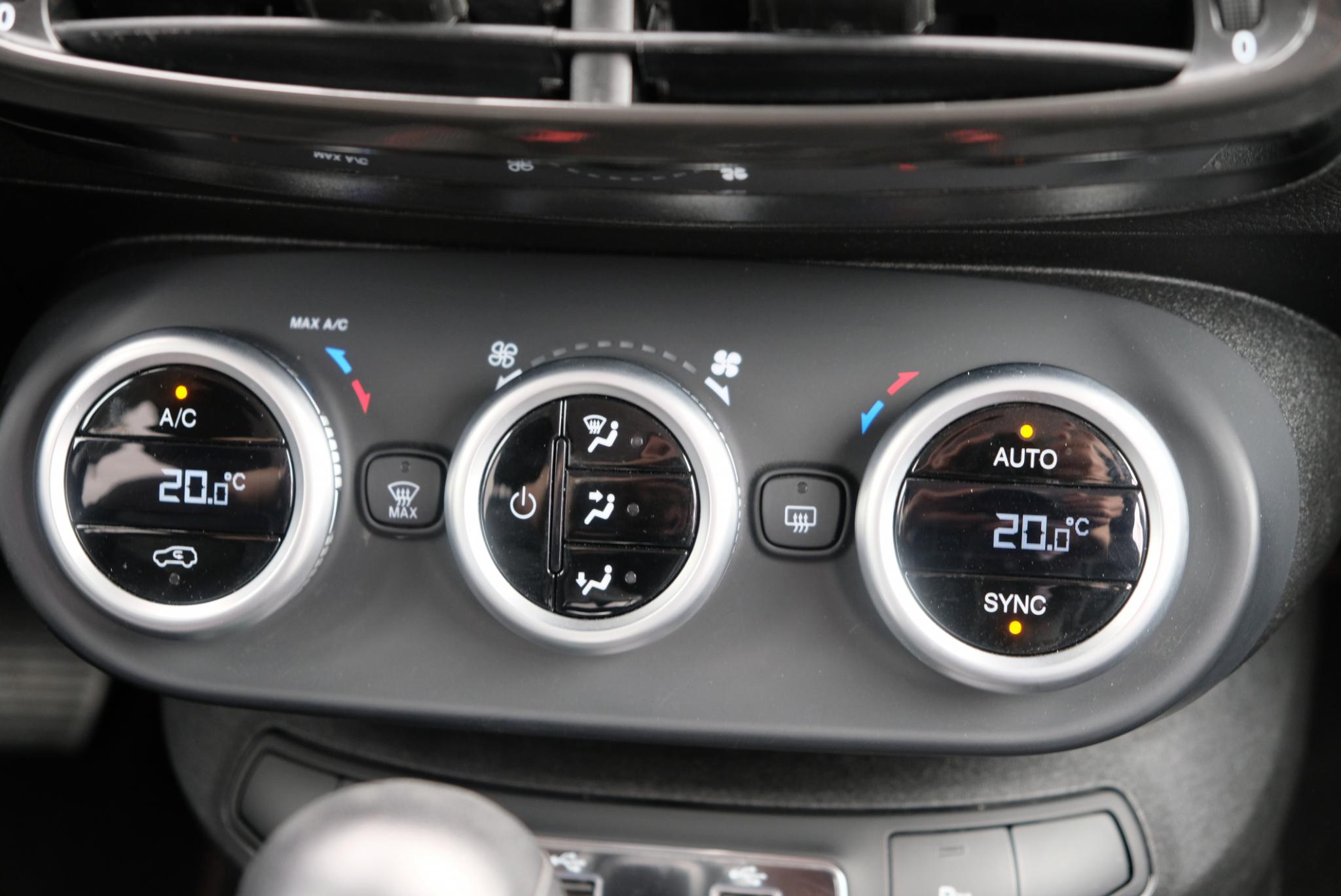 Fiat 500X 1.5 Hybrid 130pk DCT7 Sport Cabrio | Navi | App Connect | Climate | Camera | Blind Spot | PDC | Elektrisch Vouwdak afbeelding 13