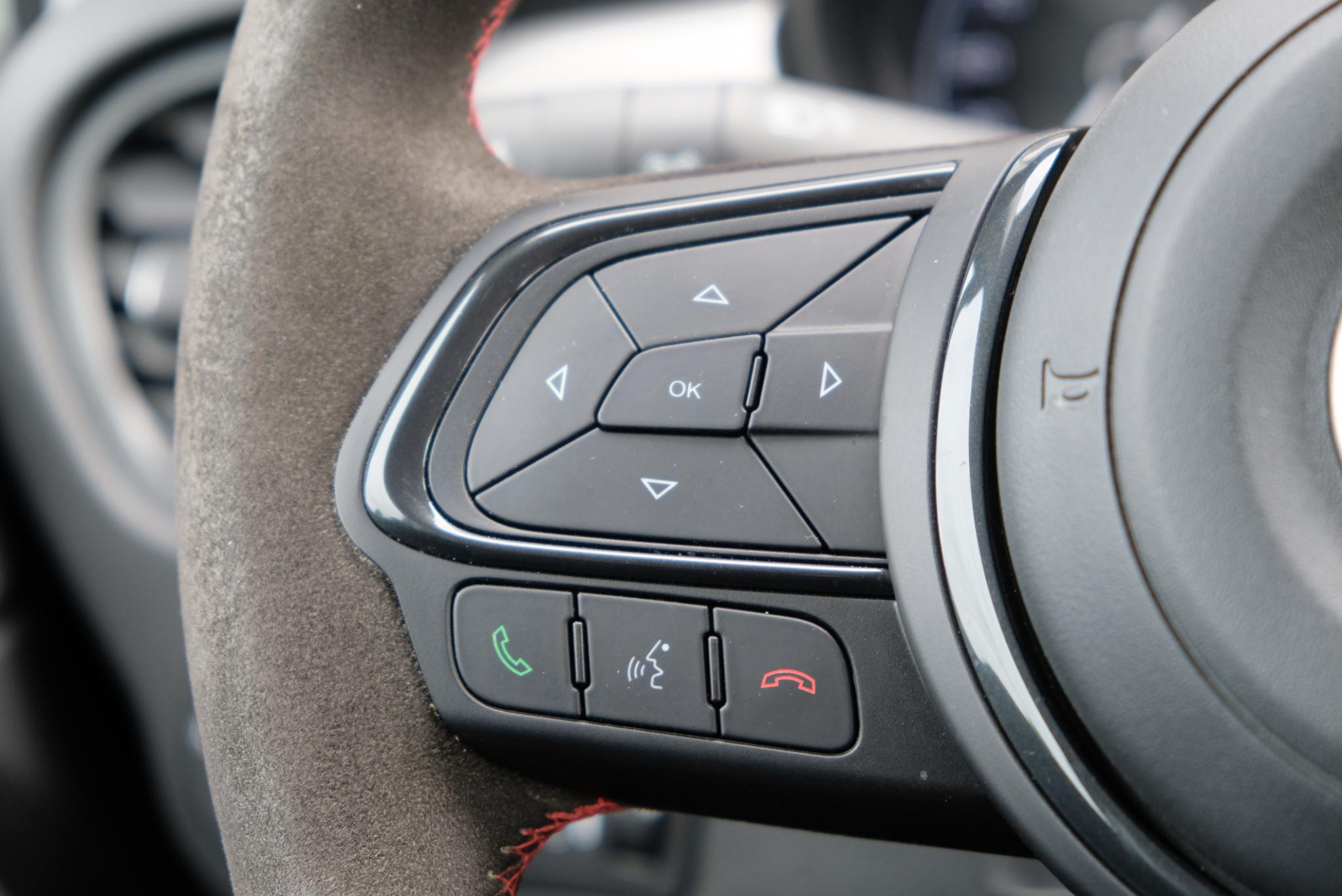 Fiat 500X 1.5 Hybrid 130pk DCT7 Sport Cabrio | Navi | App Connect | Climate | Camera | Blind Spot | PDC | Elektrisch Vouwdak afbeelding 17