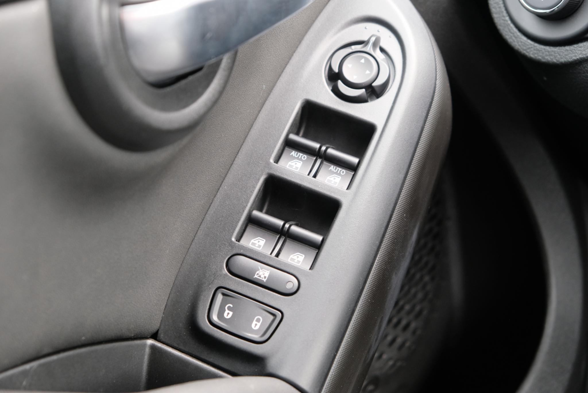 Fiat 500X 1.5 Hybrid 130pk DCT7 Sport Cabrio | Navi | App Connect | Climate | Camera | Blind Spot | PDC | Elektrisch Vouwdak afbeelding 19