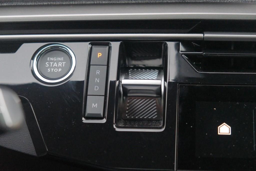 Peugeot 3008 1.2 Hybrid 145pk e-DCS6 GT | Navi | App Connect | Adaptive Cruise | Camera | Panoramadak | FOCAL® Audio | Elektrische Achterklep | Winter Pakket afbeelding 21