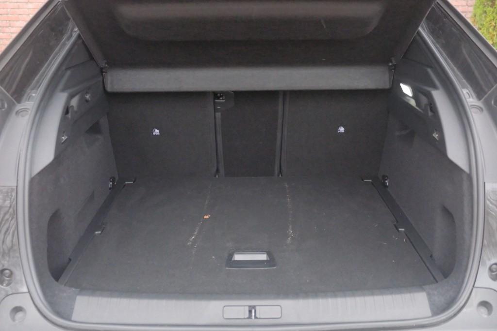 Peugeot 3008 1.2 Hybrid 145pk e-DCS6 GT | Navi | App Connect | Adaptive Cruise | Camera | Panoramadak | FOCAL® Audio | Elektrische Achterklep | Winter Pakket afbeelding 33