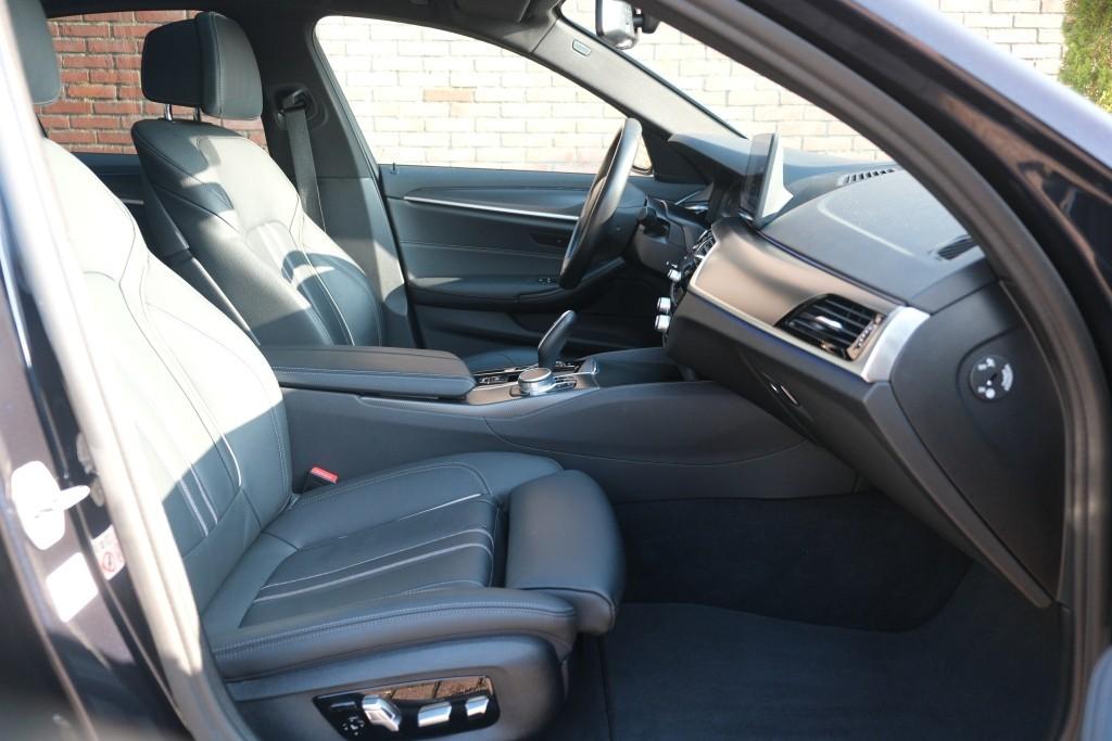 BMW 5 Serie 530i 252pk High Executive | M Sport | Laser LED | Schuif-/kanteldak | 360° Camera | Blind Spot | Keyless | Leder | Trekhaak afbeelding 4