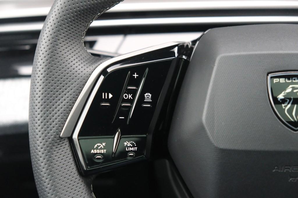 Peugeot 3008 1.2 Hybrid 145pk e-DCS6 GT | Navi | App Connect | Panoramadak | Focal Audio | Alcantara | Camera | Elektrische Achterklep | Winter Pakket afbeelding 9