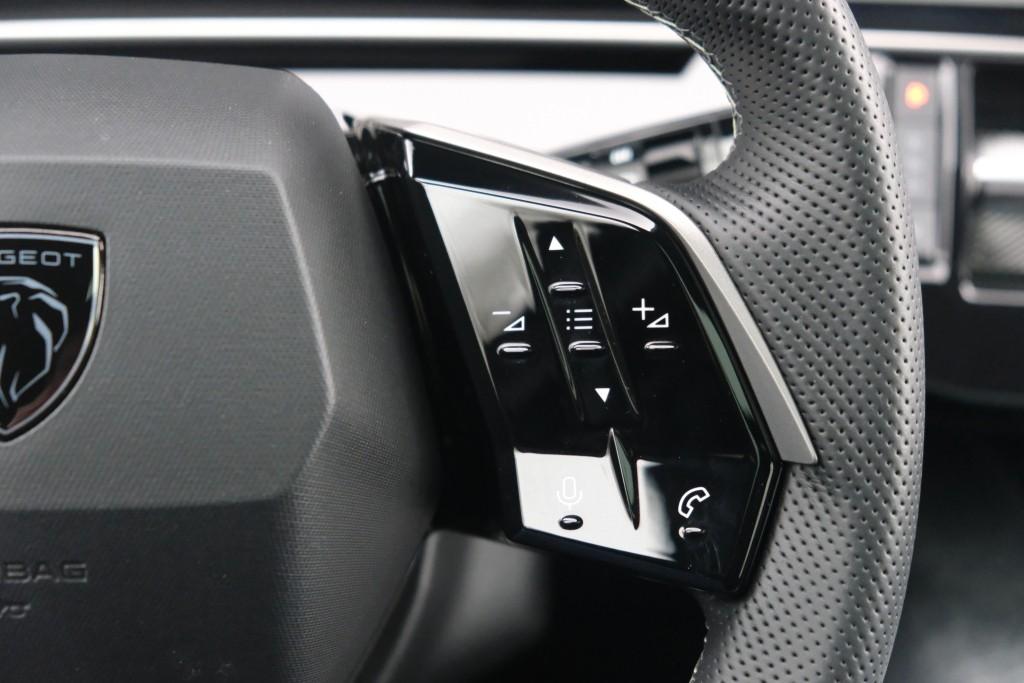 Peugeot 3008 1.2 Hybrid 145pk e-DCS6 GT | Navi | App Connect | Panoramadak | Focal Audio | Alcantara | Camera | Elektrische Achterklep | Winter Pakket afbeelding 10