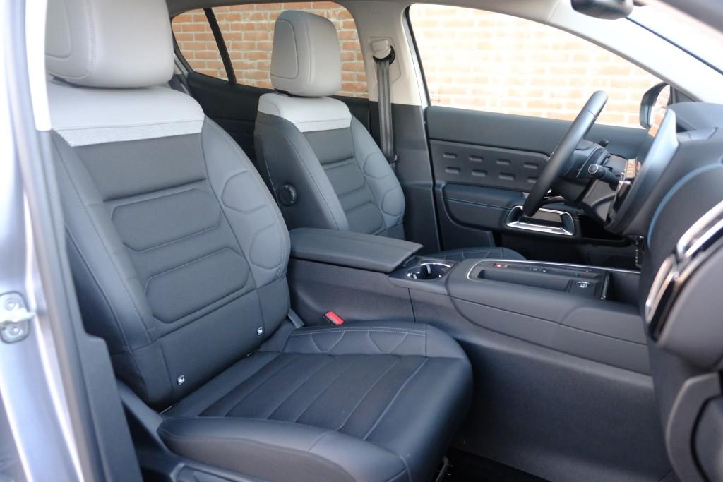 Citroën C5 Aircross 1.6 Plug-in Hybrid 180pk Max | Navi | App Connect | Adaptive Cruise | Panoramadak | Camera | Keyless | PDC afbeelding 5