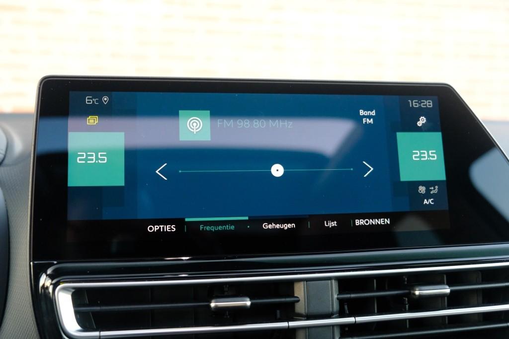 Citroën C5 Aircross 1.6 Plug-in Hybrid 180pk Max | Navi | App Connect | Adaptive Cruise | Panoramadak | Camera | Keyless | PDC afbeelding 16