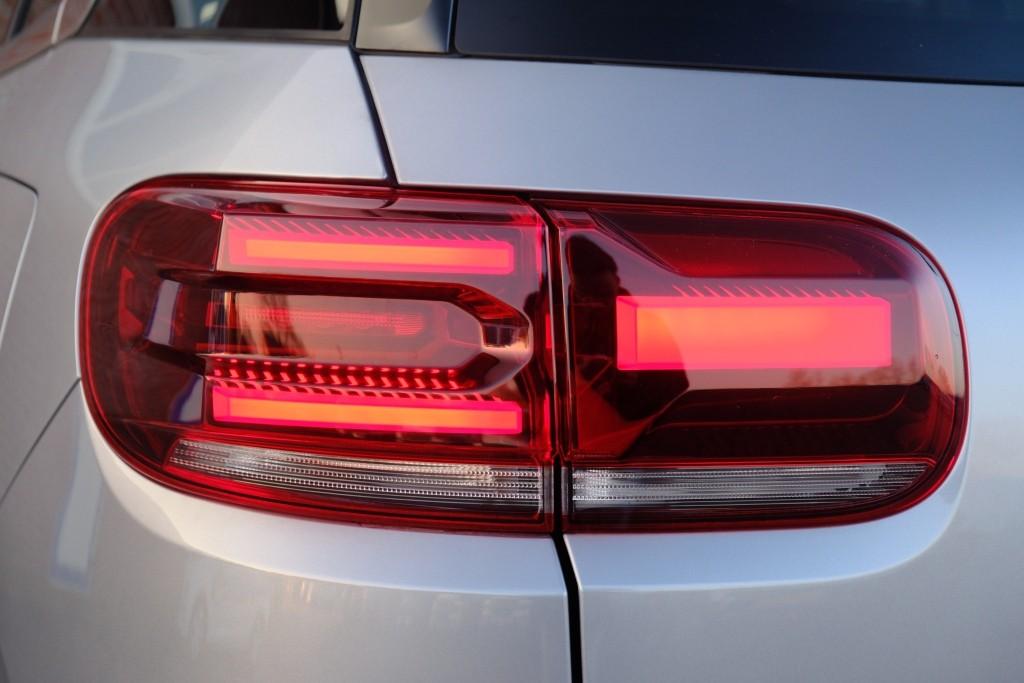 Citroën C5 Aircross 1.6 Plug-in Hybrid 180pk Max | Navi | App Connect | Adaptive Cruise | Panoramadak | Camera | Keyless | PDC afbeelding 29