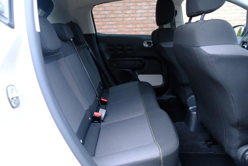 Citroën C3 1.2 PureTech 83pk Shine | App Connect | Climate | Cruise | Camera | Stoelverwarming | PDC afbeelding 3