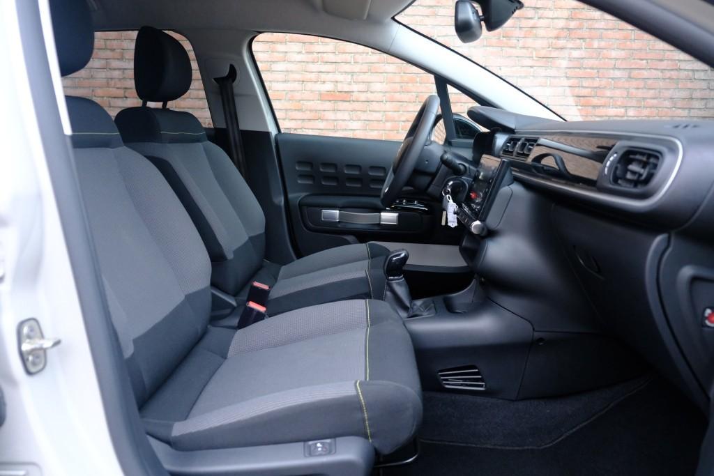 Citroën C3 1.2 PureTech 83pk Shine | App Connect | Climate | Cruise | Camera | Stoelverwarming | PDC afbeelding 4