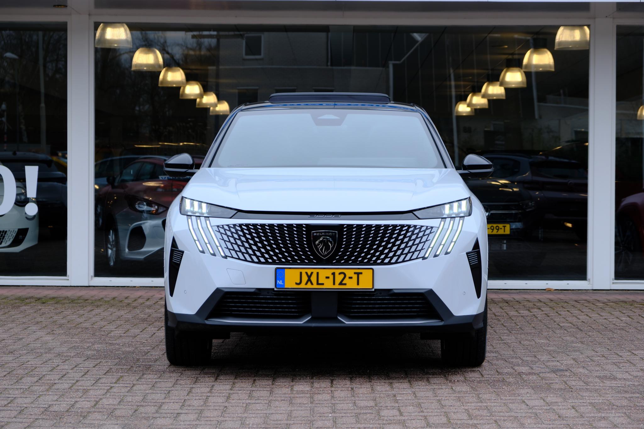 Peugeot 3008 1.2 Hybrid 145pk e-DCS6 GT | Navi | App Connect | Adaptive Cruise | Camera | Panoramadak | FOCAL® Audio | Elektrische Achterklep | Winter Pakket afbeelding 3
