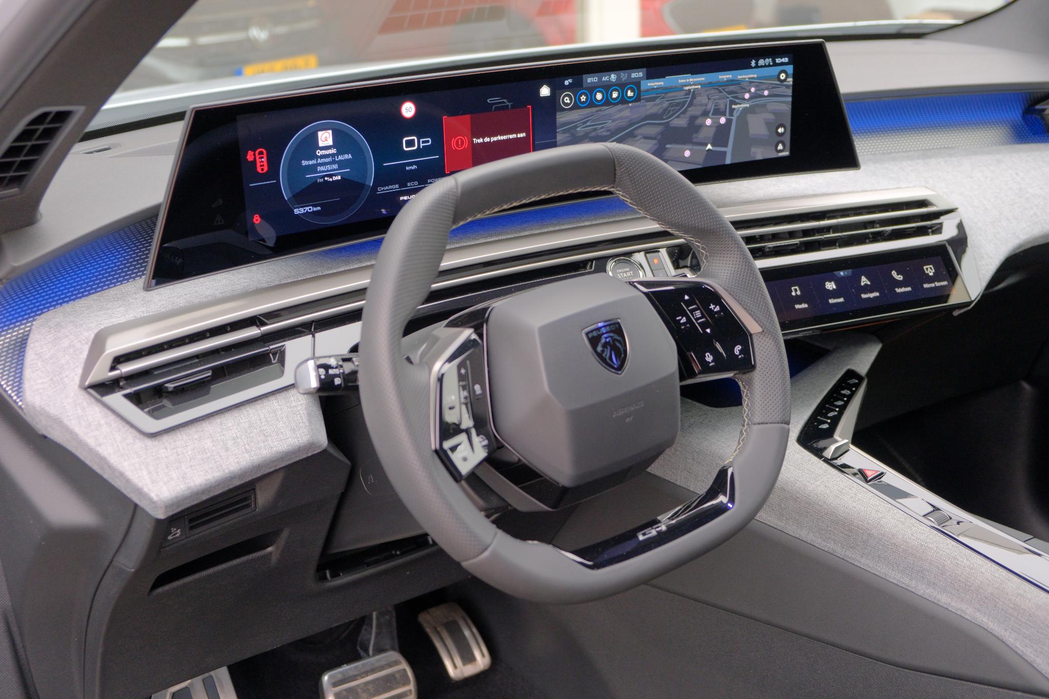 Peugeot 3008 1.2 Hybrid 145pk e-DCS6 GT | Navi | App Connect | Adaptive Cruise | Camera | Panoramadak | FOCAL® Audio | Elektrische Achterklep | Winter Pakket afbeelding 22