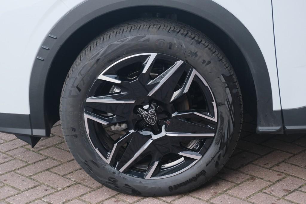 Peugeot 3008 1.2 Hybrid 145pk e-DCS6 GT | Navi | App Connect | Adaptive Cruise | Camera | Panoramadak | FOCAL® Audio | Elektrische Achterklep | Winter Pakket afbeelding 29