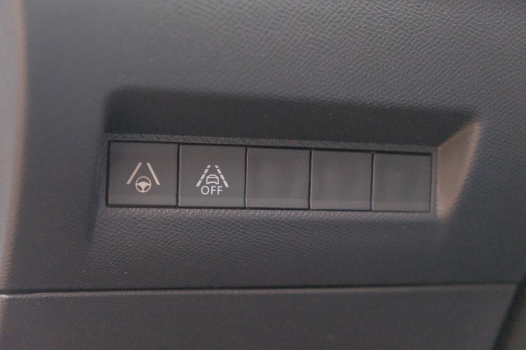 Peugeot e-2008 EV 50 kWh 136pk GT Pack | Navi | App Connect | Climate | Adaptive Cruise | Panoramadak | Keyless | Camera | Stoelverwarming afbeelding 24