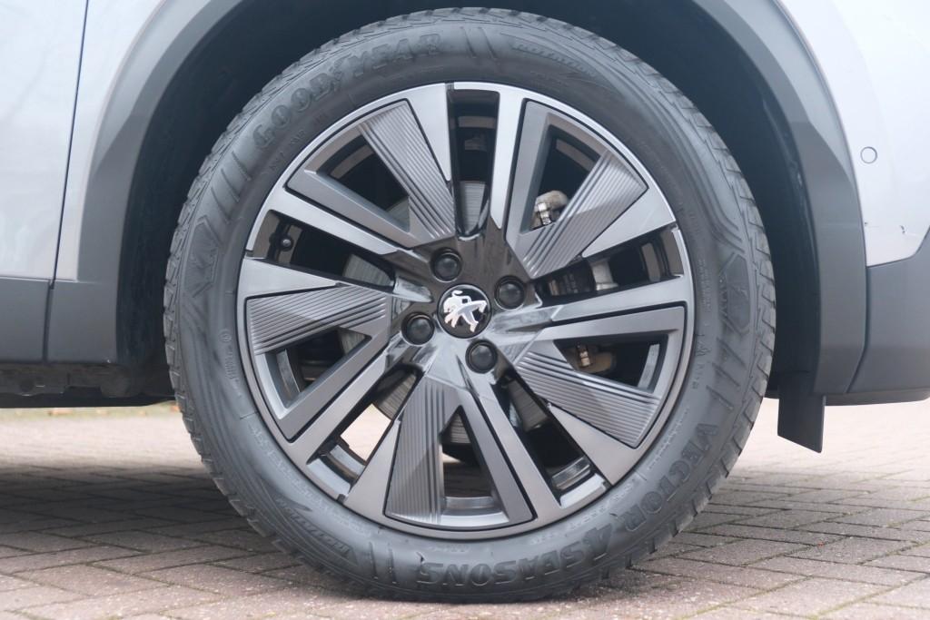 Peugeot e-2008 EV 50 kWh 136pk GT Pack | Navi | App Connect | Climate | Adaptive Cruise | Panoramadak | Keyless | Camera | Stoelverwarming afbeelding 27