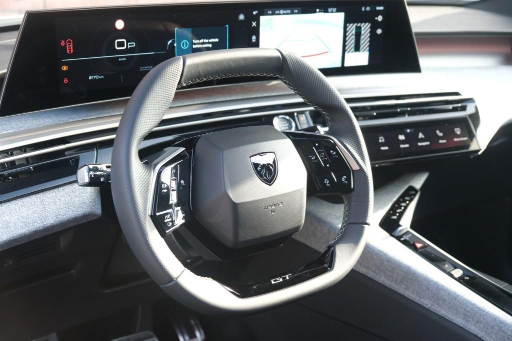 Peugeot 3008 1.2 Hybrid 145pk e-DCS6 GT | Navi | App Connect | Panoramadak | Focal Audio | Alcantara | Camera | Elektrische Achterklep | Winter Pakket afbeelding 7