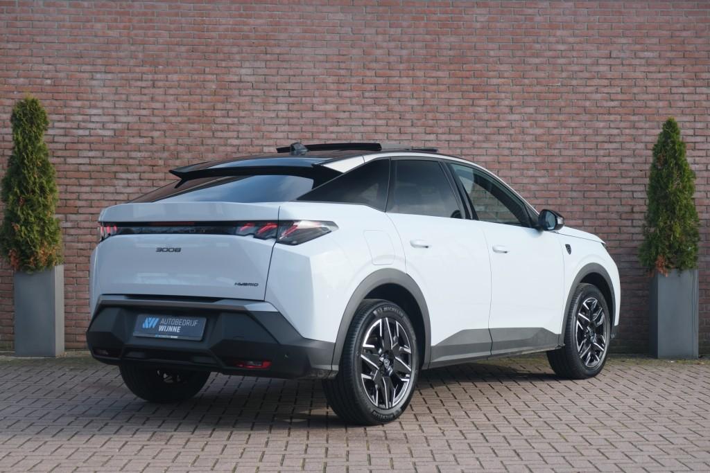 Peugeot 3008 1.2 Hybrid 145pk e-DCS6 GT | Navi | App Connect | Panoramadak | Focal Audio | Alcantara | Camera | Elektrische Achterklep | Winter Pakket afbeelding 33