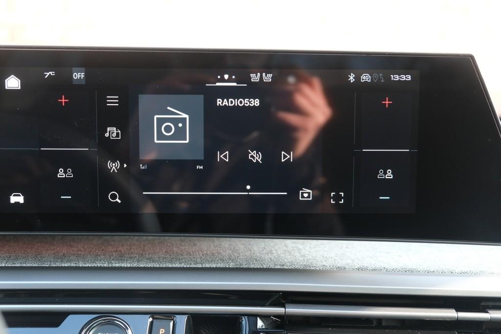 Peugeot 3008 1.2 Hybrid 145pk e-DCS6 GT | Navi | App Connect | Adaptive Cruise | Camera | Panoramadak | FOCAL® Audio | Elektrische Achterklep | Winter Pakket afbeelding 18