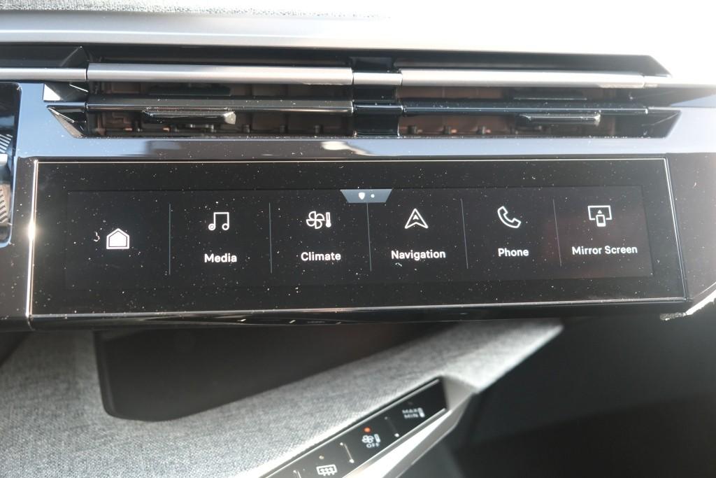 Peugeot 3008 1.2 Hybrid 145pk e-DCS6 GT | Navi | App Connect | Adaptive Cruise | Camera | Panoramadak | FOCAL® Audio | Elektrische Achterklep | Winter Pakket afbeelding 24