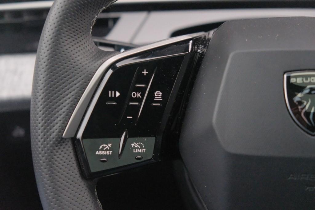 Peugeot 3008 1.2 Hybrid 145pk e-DCS6 GT | Navi | App Connect | Adaptive Cruise | Camera | Panoramadak | FOCAL® Audio | Elektrische Achterklep | Winter Pakket afbeelding 9