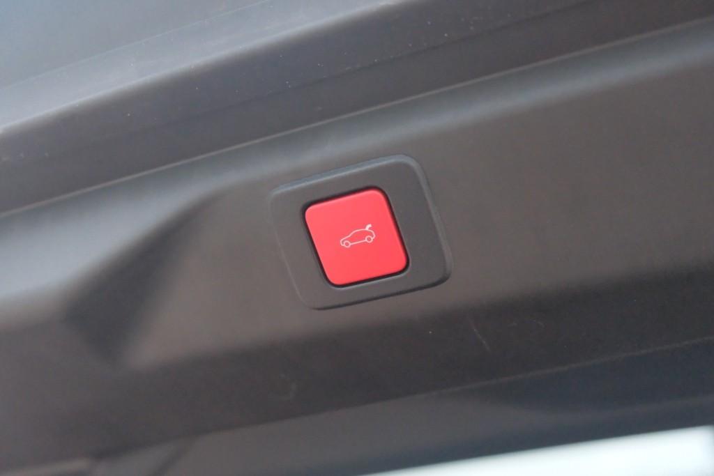 Peugeot 3008 1.2 Hybrid 145pk e-DCS6 GT | Navi | App Connect | Adaptive Cruise | Camera | Panoramadak | FOCAL® Audio | Elektrische Achterklep | Winter Pakket afbeelding 35