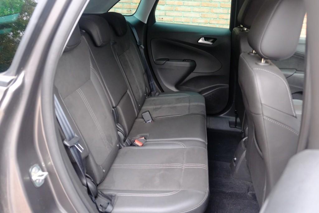 Opel Crossland 1.2 Turbo 110pk Ultimate | Navi | App Connect | Climate | Camera | Keyless | Blind Spot | PDC afbeelding 3