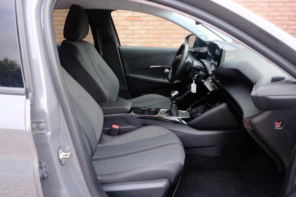 Peugeot 208 1.2 PureTech 100pk Allure | Navi | App Connect | Climate | Adaptive Cruise | Camera | Blind Spot | PDC afbeelding 4
