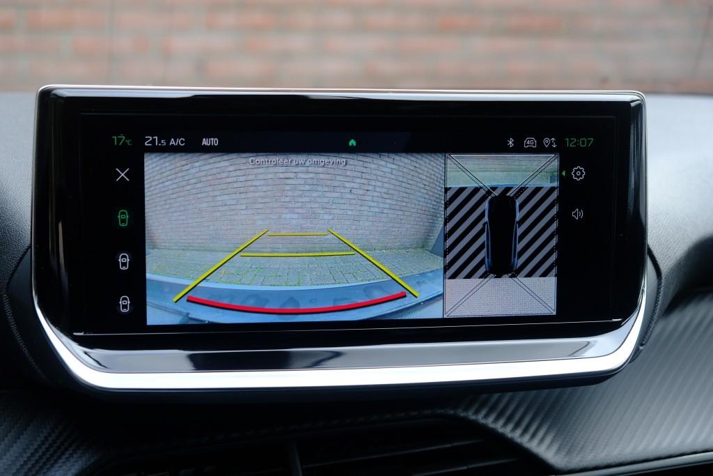 Peugeot 208 1.2 PureTech 100pk Allure | Navi | App Connect | Climate | Adaptive Cruise | Camera | Blind Spot | PDC afbeelding 18