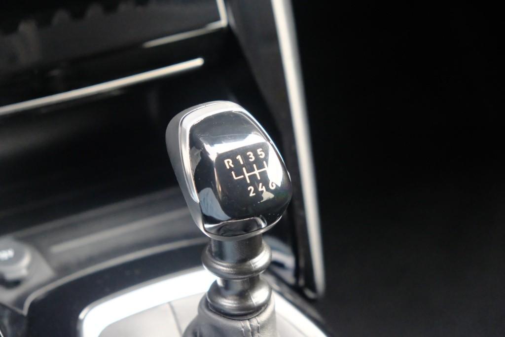 Peugeot 208 1.2 PureTech 100pk Allure | Navi | App Connect | Climate | Adaptive Cruise | Camera | Blind Spot | PDC afbeelding 20