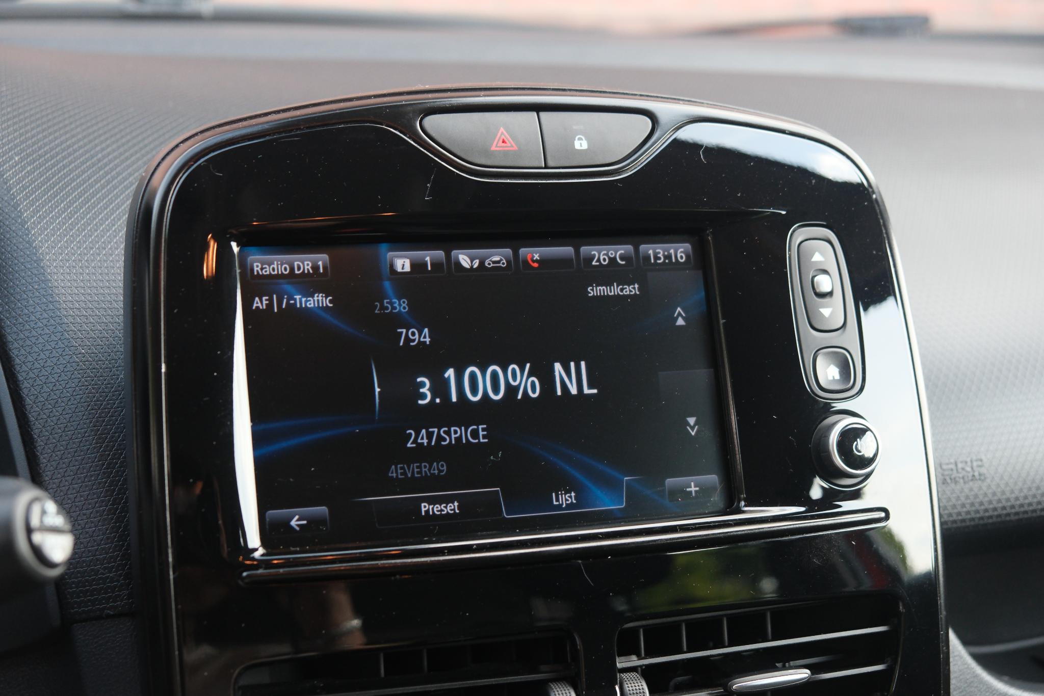 Renault Clio 1.2 TCe 120pk EDC Estate Dynamique | Navi | Climate | Cruise | Keyless | PDC afbeelding 18